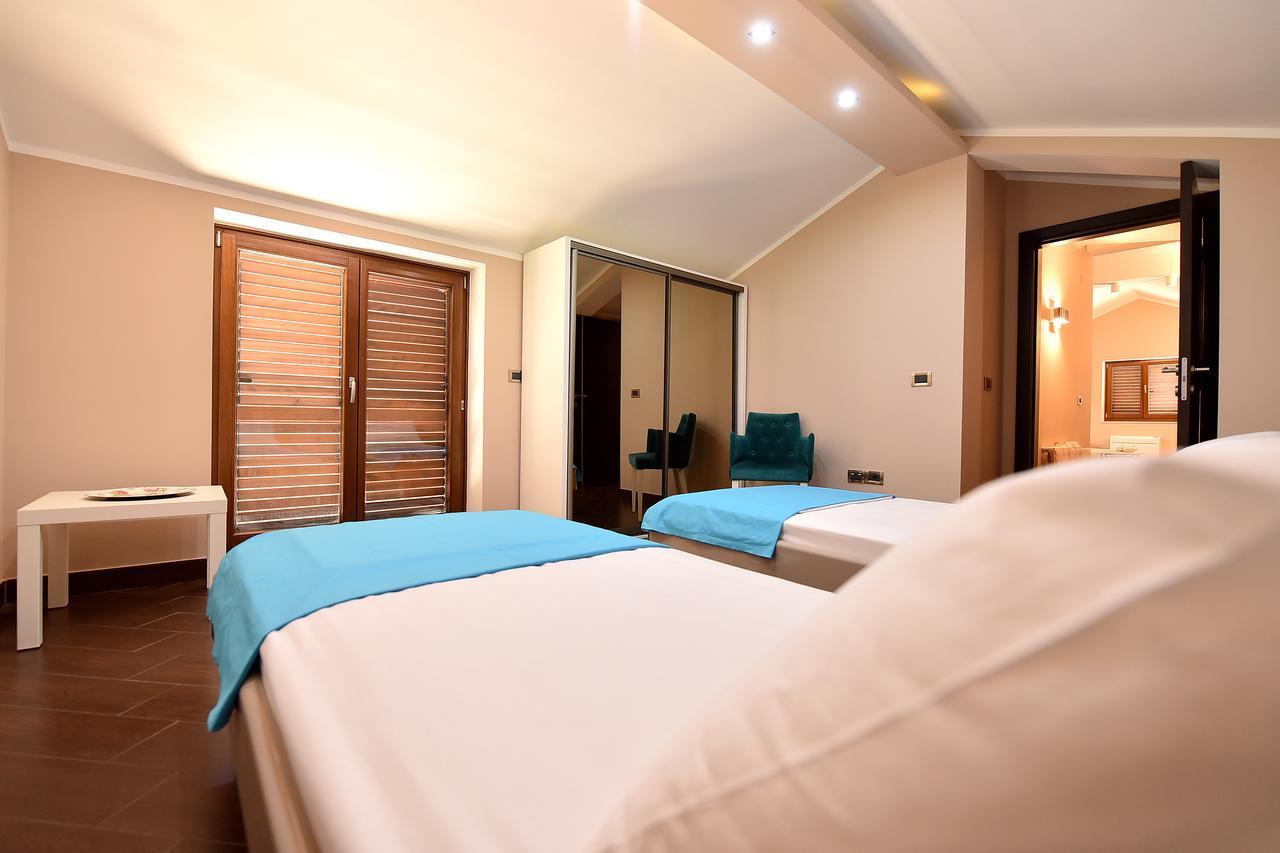 Ferienwohnung Maniva Penthouse By The Sea Kotor Exterior foto