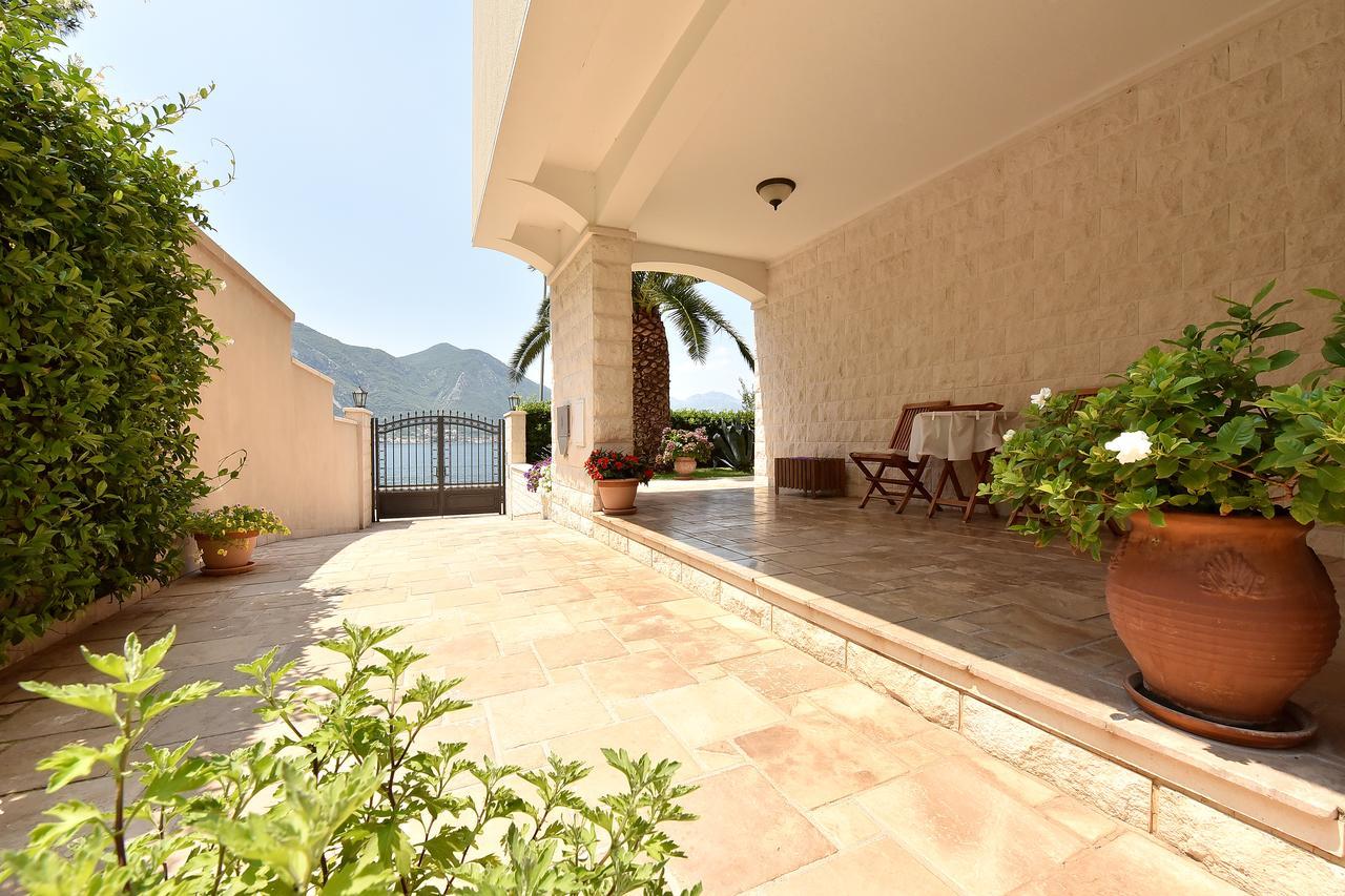 Ferienwohnung Maniva Penthouse By The Sea Kotor Exterior foto