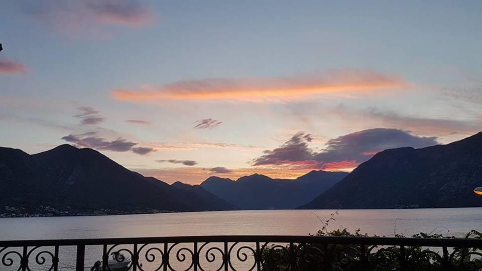Ferienwohnung Maniva Penthouse By The Sea Kotor Exterior foto